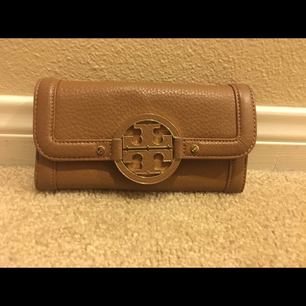 Tory Burch wallet